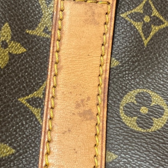 LOUIS VUITTON Authentic Brown Monogram Keepall 55 Boston Bag - Picture 8 of 9